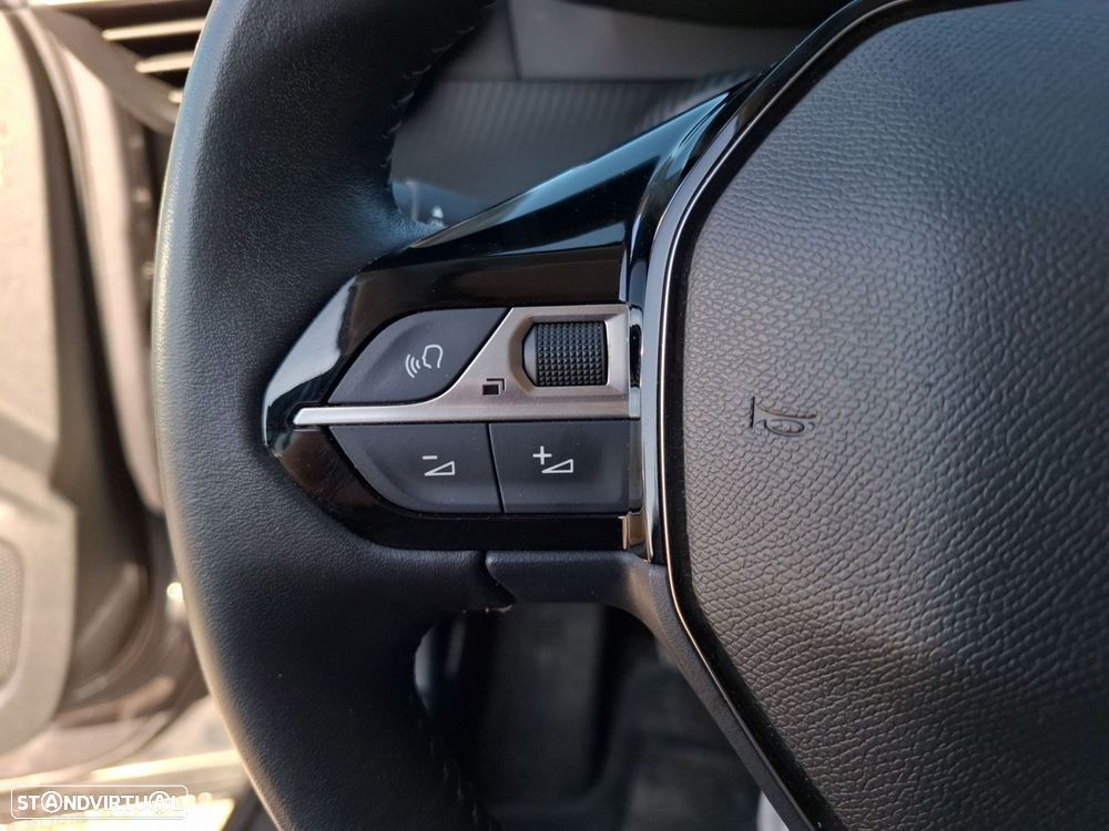 Peugeot 2008 1.2 PureTech Allure Pack - 15