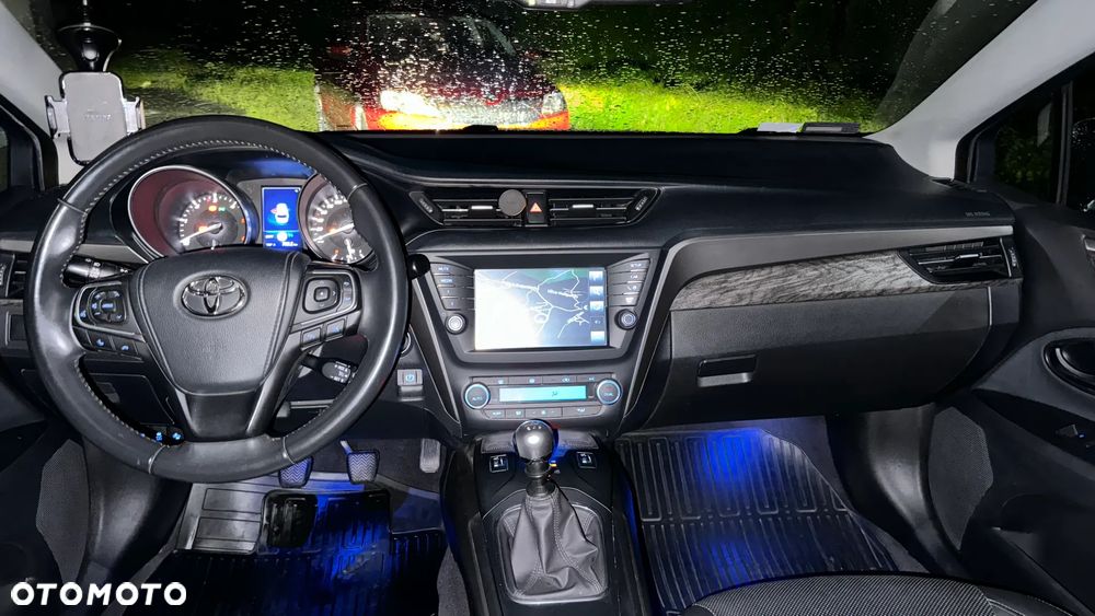 Toyota Avensis 2.0 D-4D Premium - 30