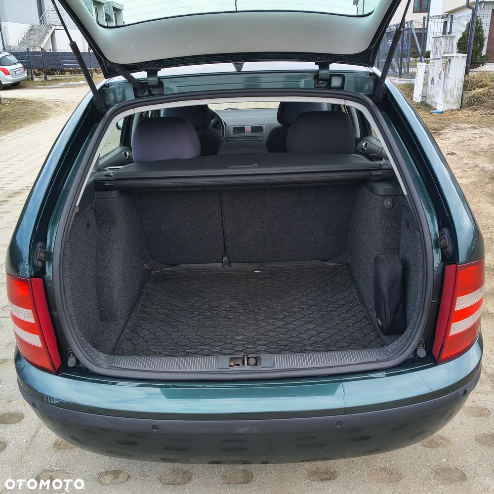 Skoda Fabia 1.4 16V Ambiente - 9