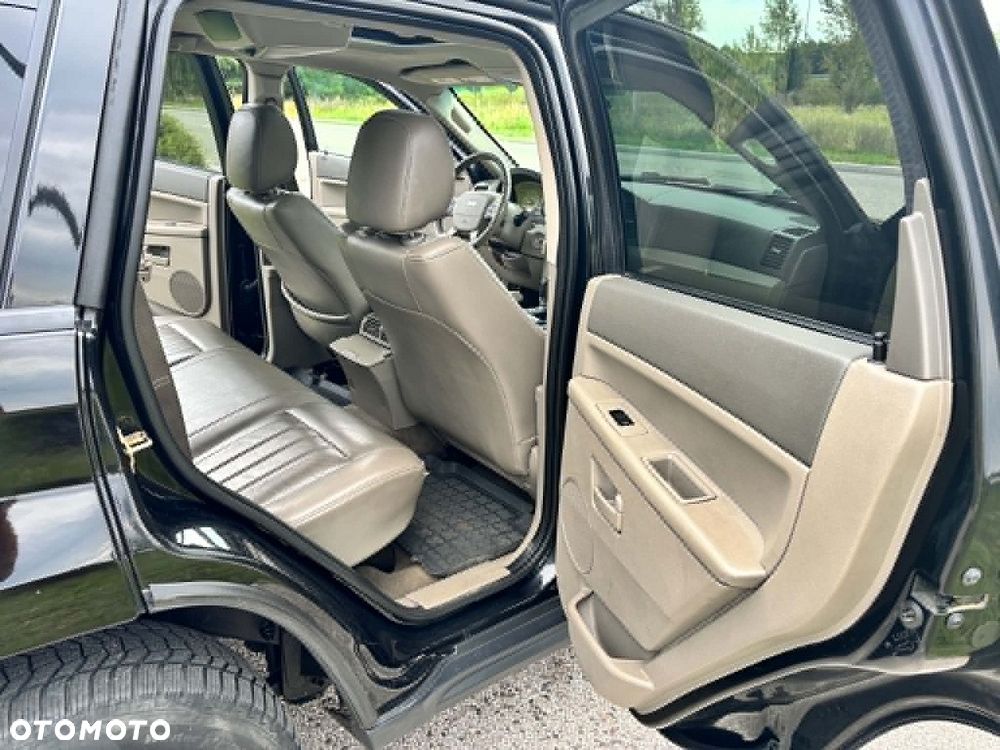 Jeep Grand Cherokee - 11