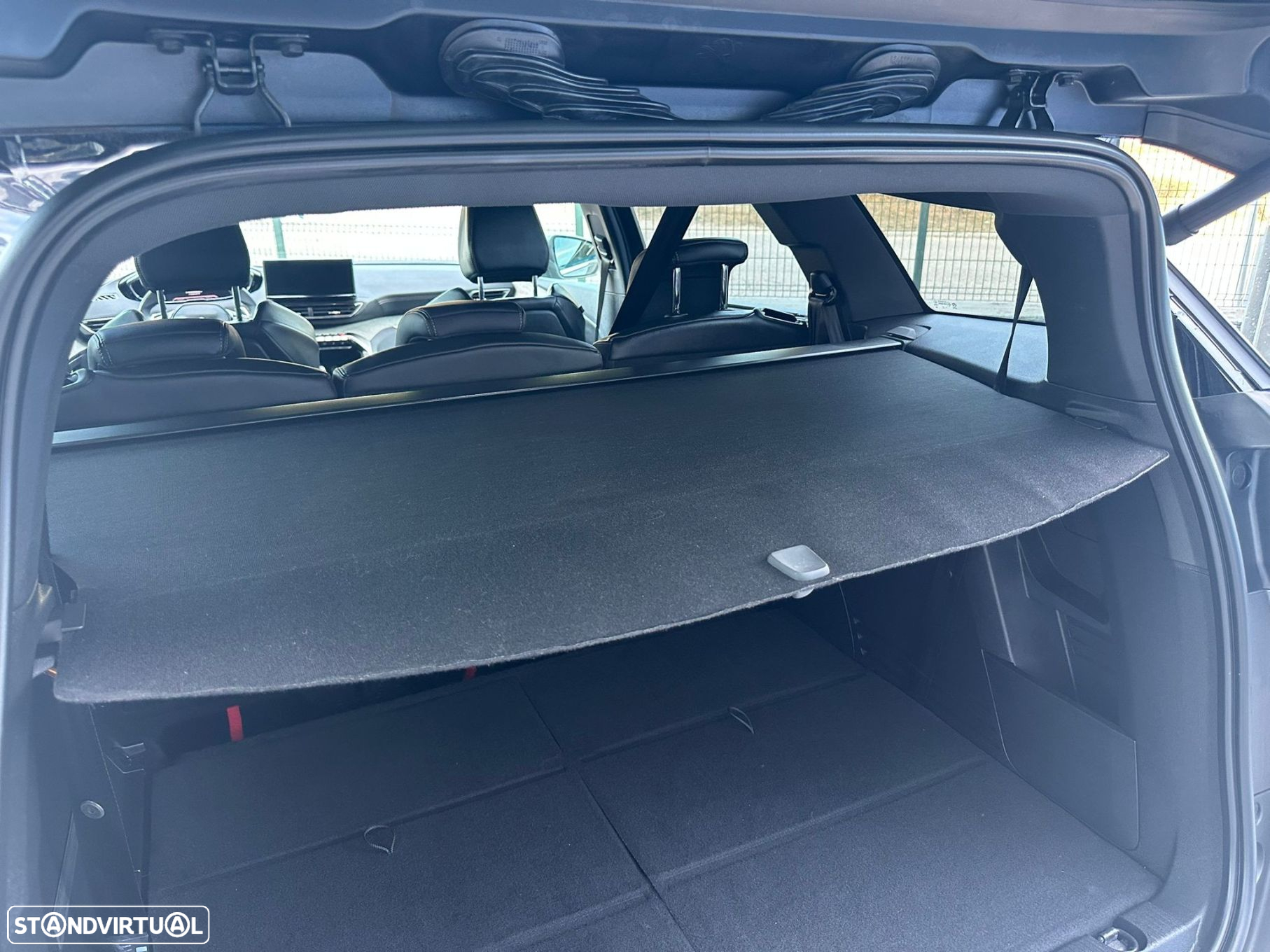 Peugeot 5008 1.5 BlueHDi GT Pack EAT8 - 36