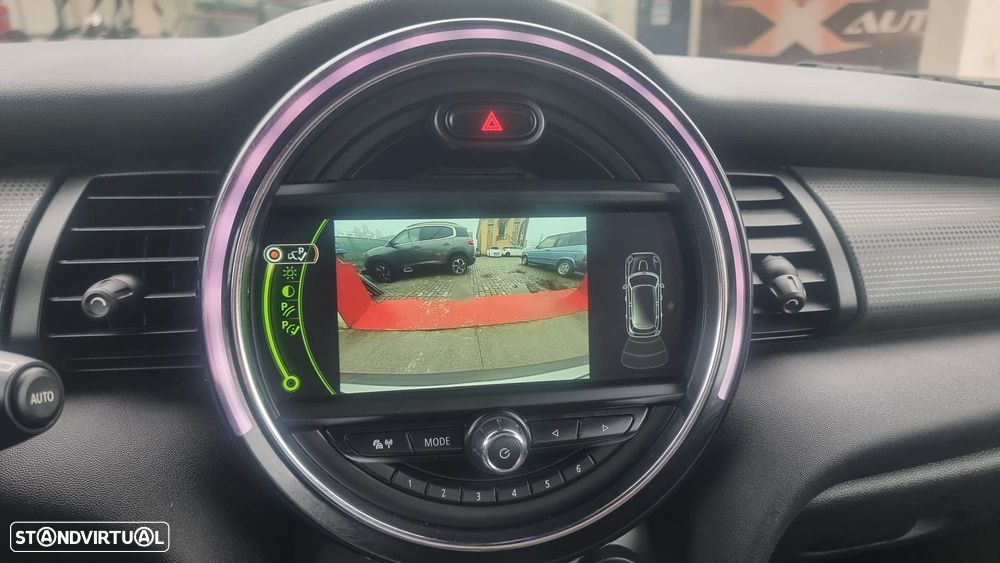 MINI 5 Portas Cooper D Auto - 8