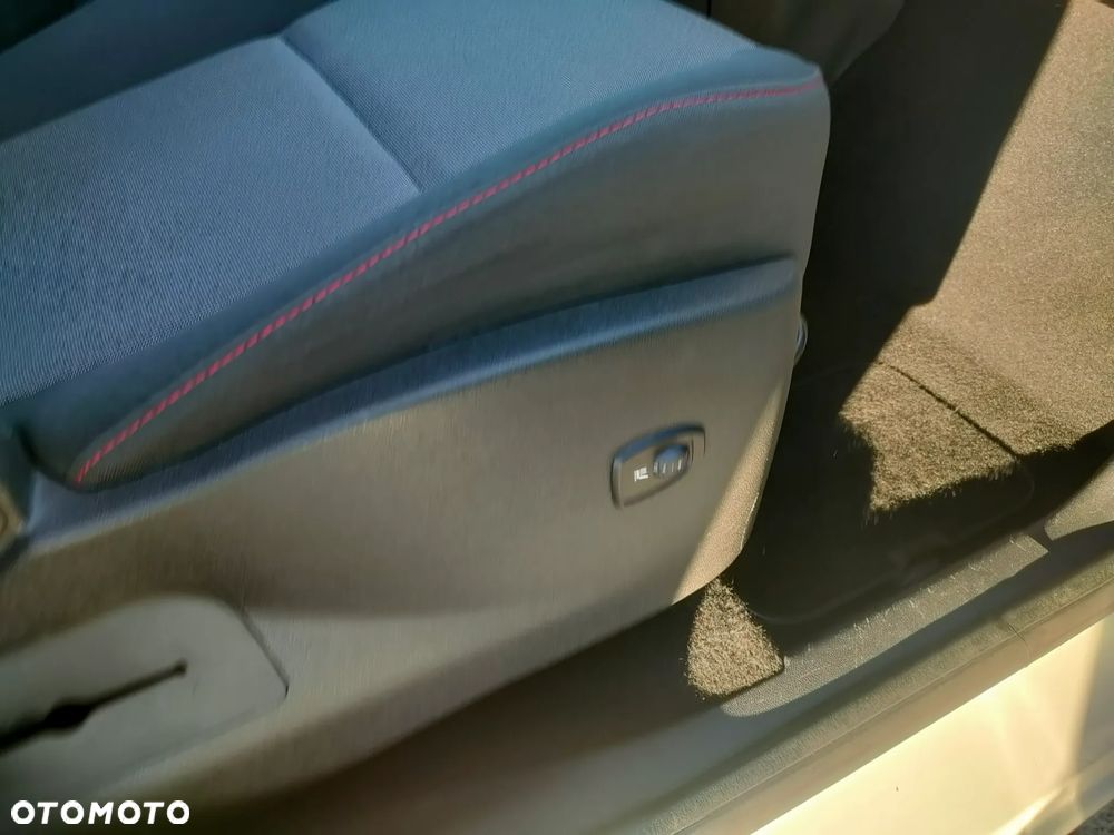 Renault Scenic ENERGY TCe 130 S&S Paris - 16