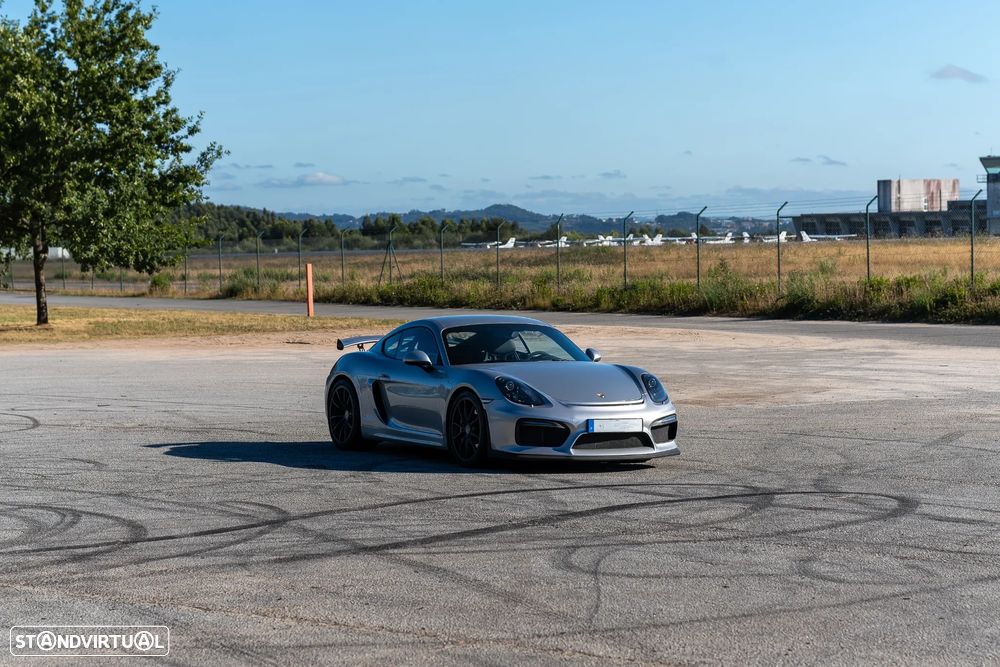 Porsche Cayman GT4 - 1