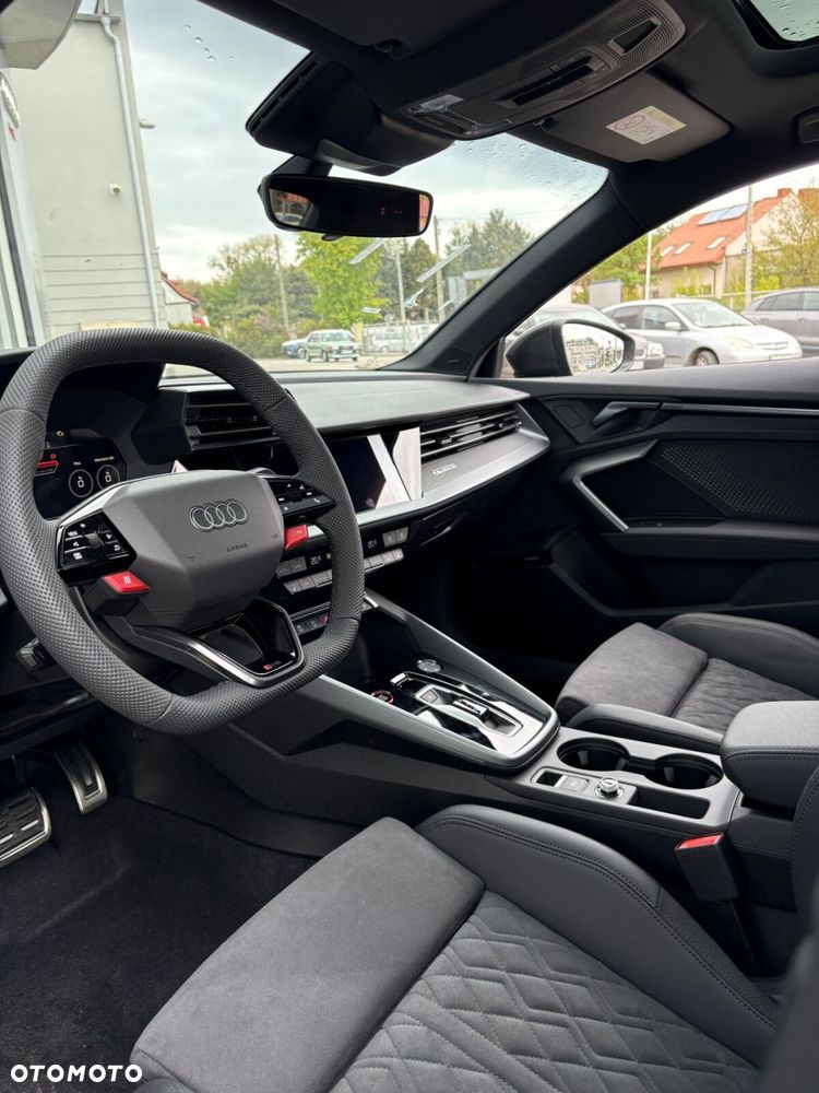 Audi RS3 Limousine - 15