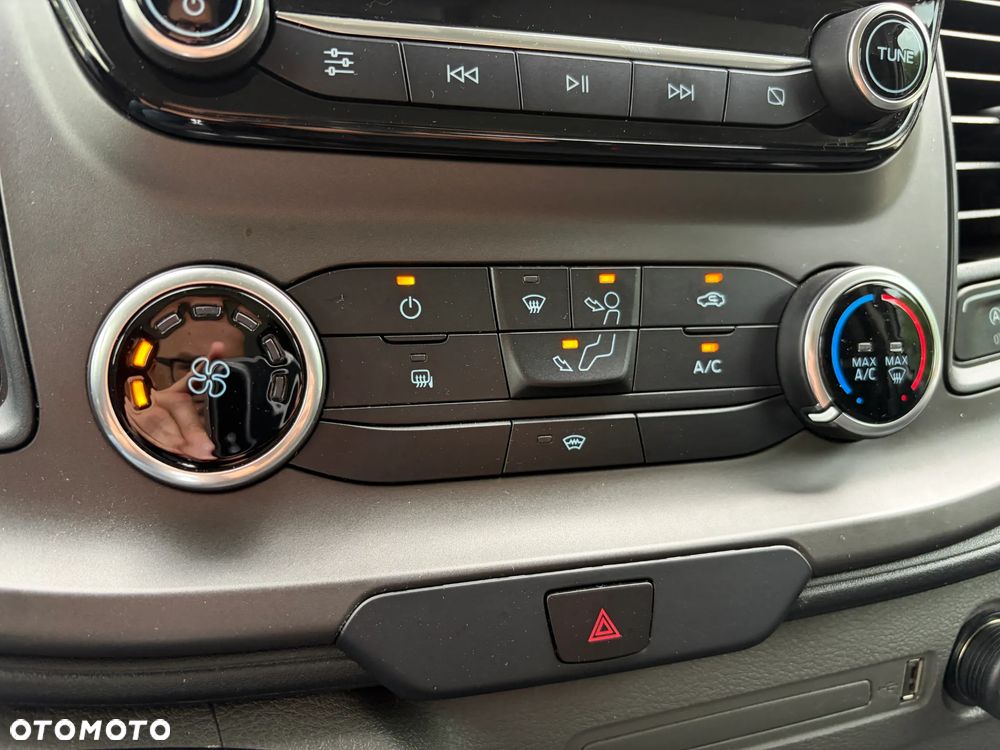 Ford Transit 350 - 26