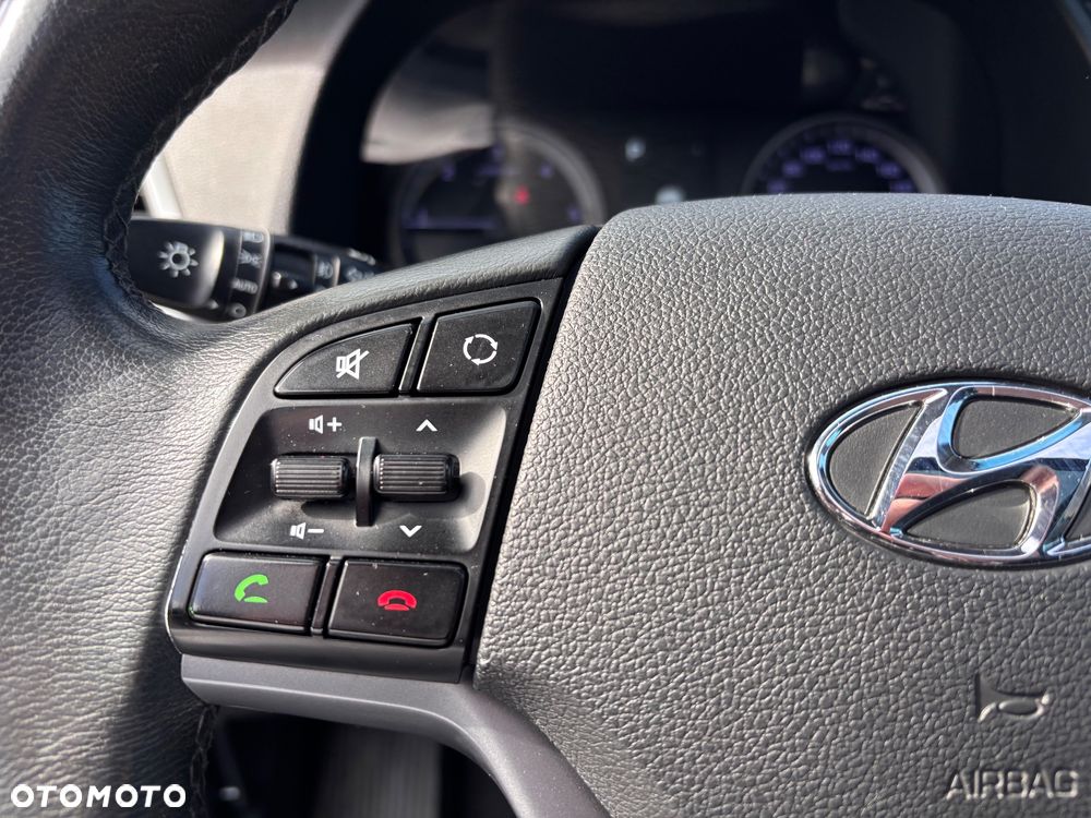 Hyundai Tucson 2.0 CRDI 4WD Automatik Premium - 25