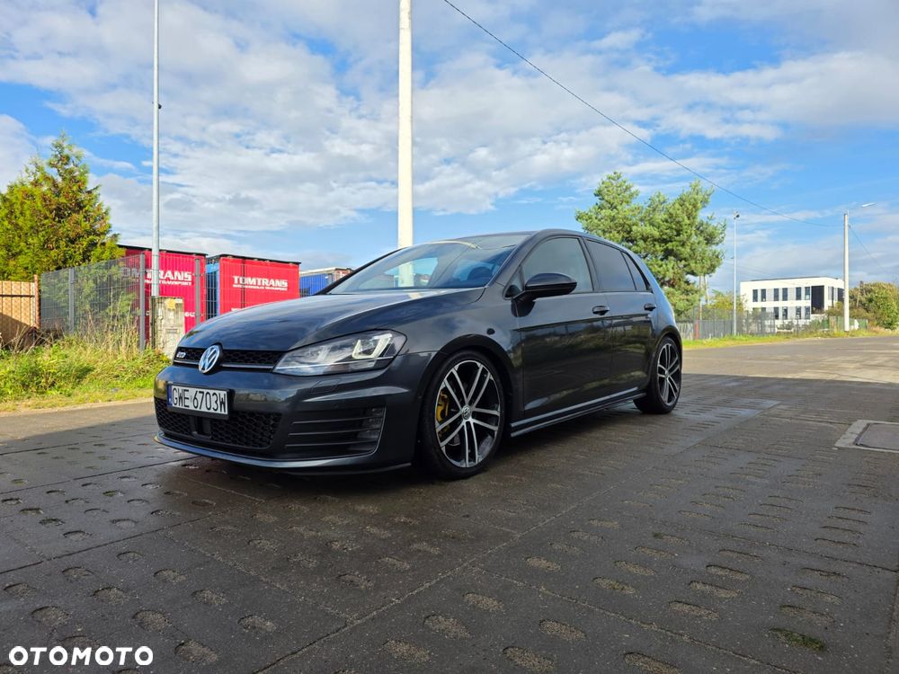 Volkswagen Golf 2013 photo 2