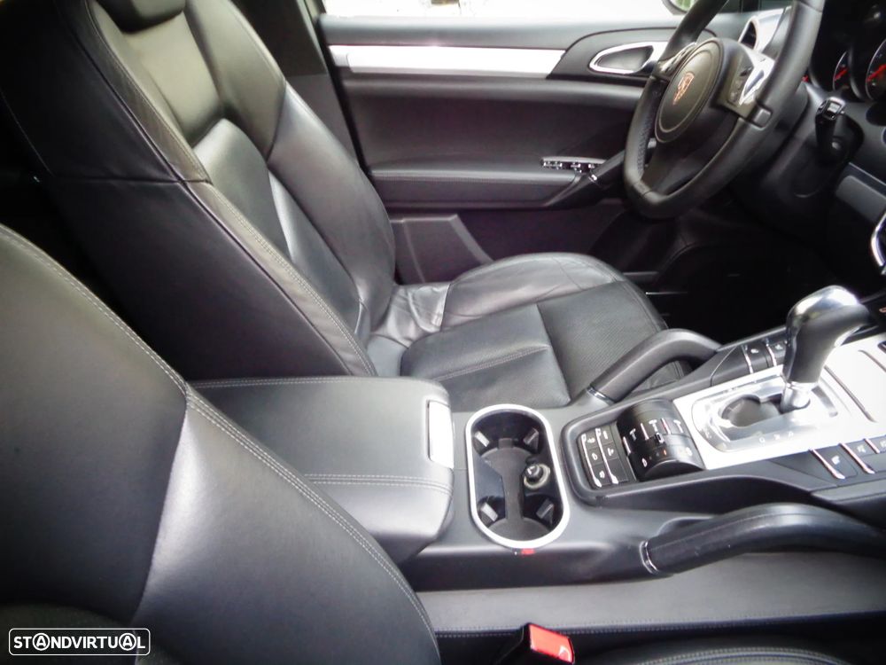 Porsche Cayenne S - 26