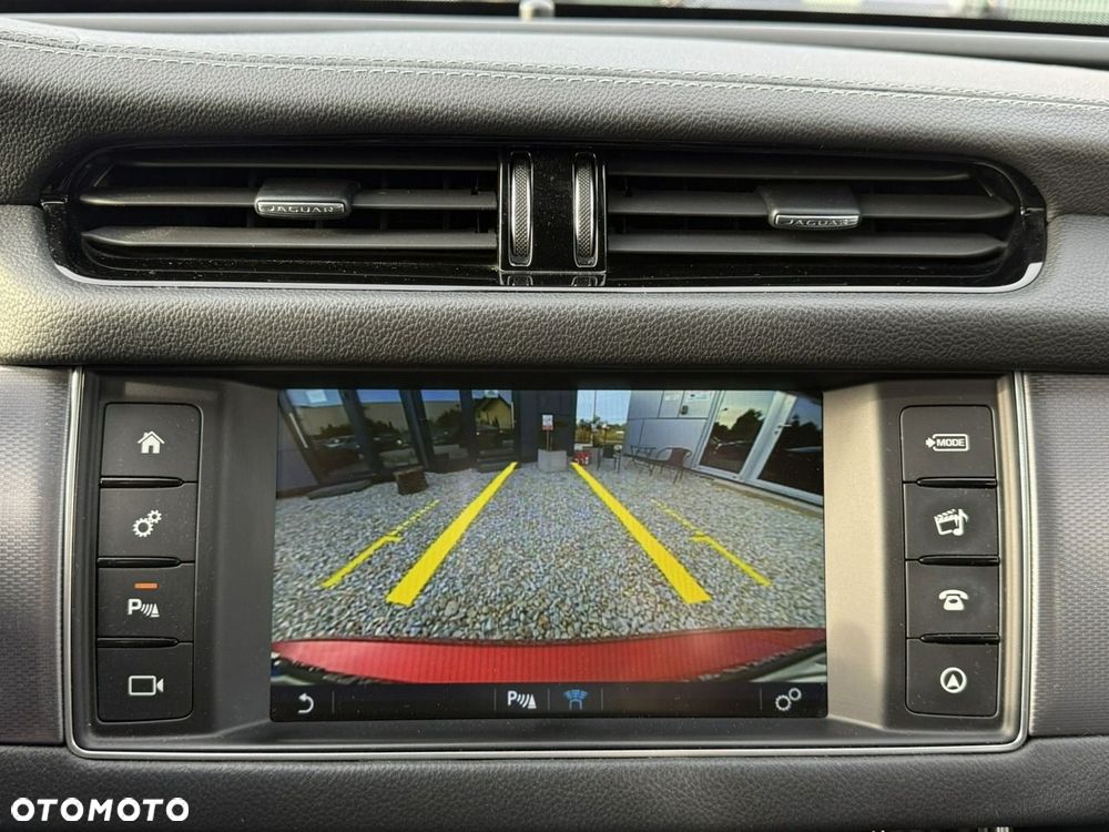 Jaguar XF 2.0 T R-Sport - 29
