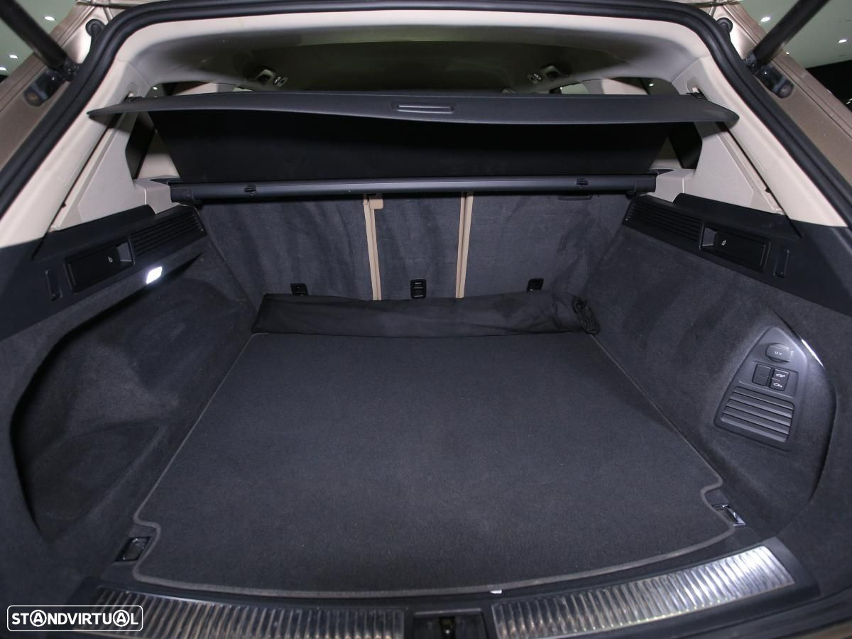 VW Touareg 3.0 TDI V6 Elegance Plus - 25