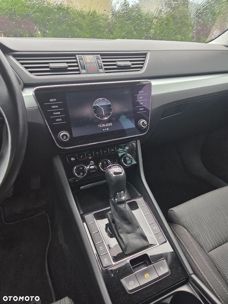 Skoda Superb 1.5 TSI Ambition DSG - 9