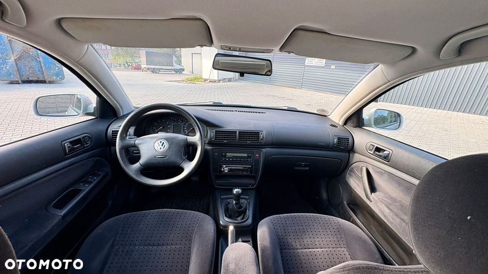 Volkswagen Passat 1.6 Comfortline - 5