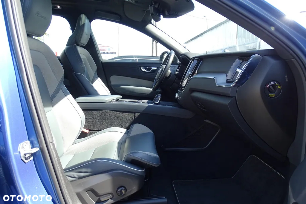 Volvo XC 60 T8 Twin Engine AWD Geartronic RDesign - 31