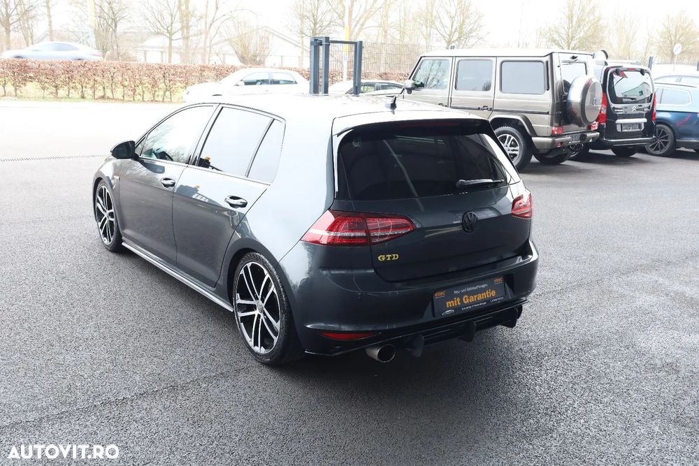 Volkswagen Golf 2.0 TDI DPF BMT DSG GTD - 39