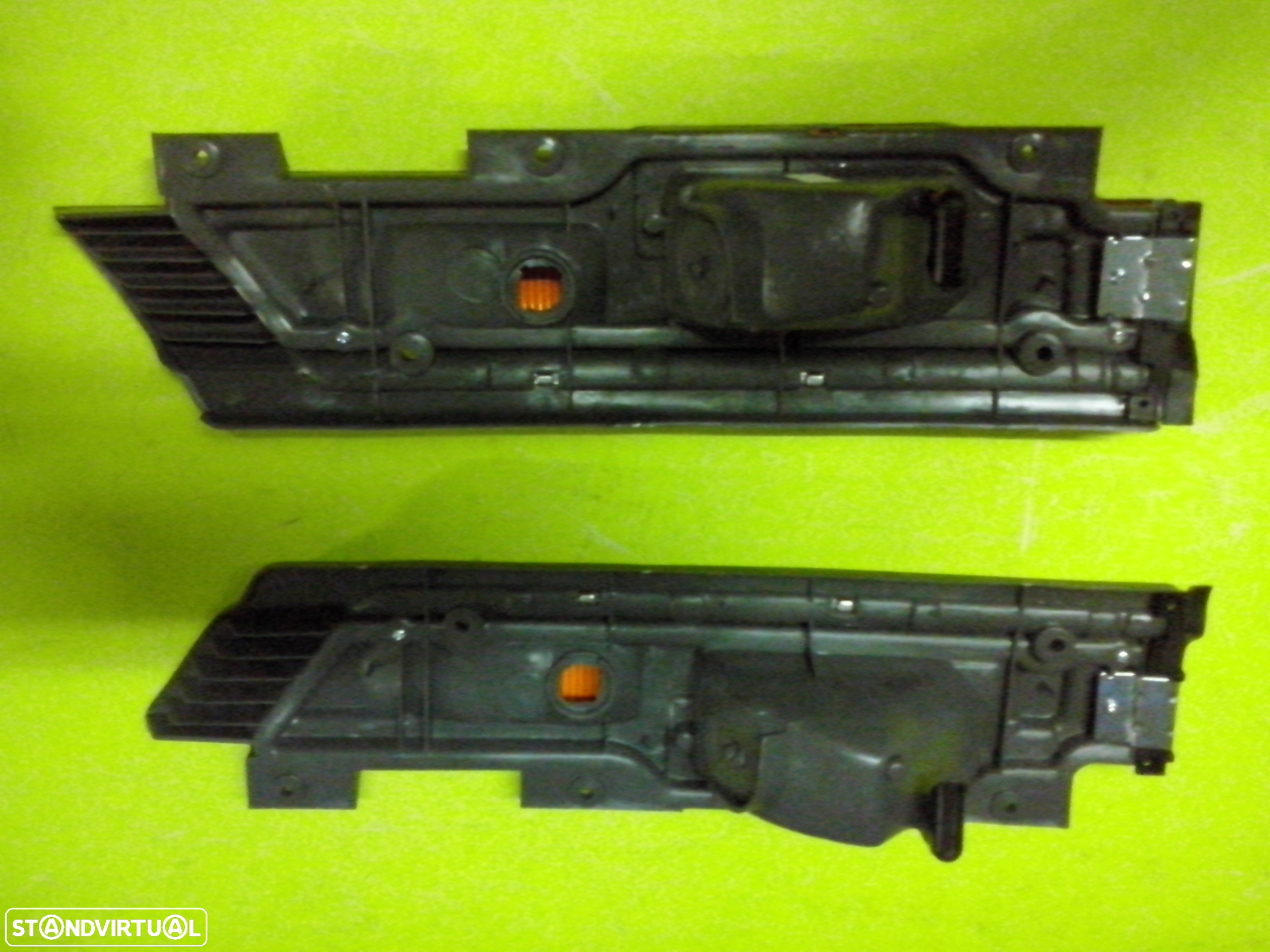 Farolim / Farolins das portas Mitsubishi Canter FE531 FE534 1996- Novos - 2
