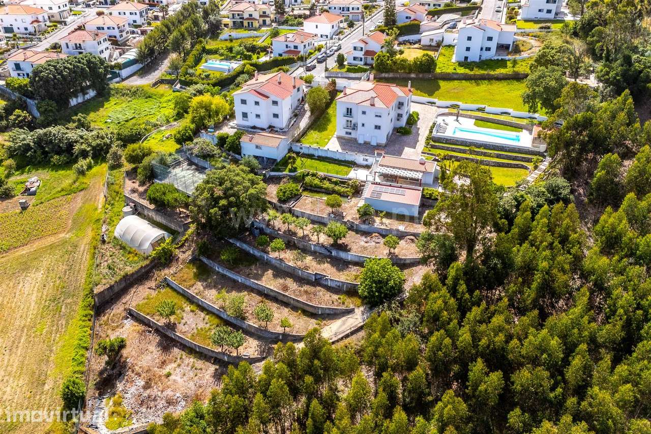 Moradia Contemporânea de Luxo com Piscina Aquecida - Grande imagem: 5/22