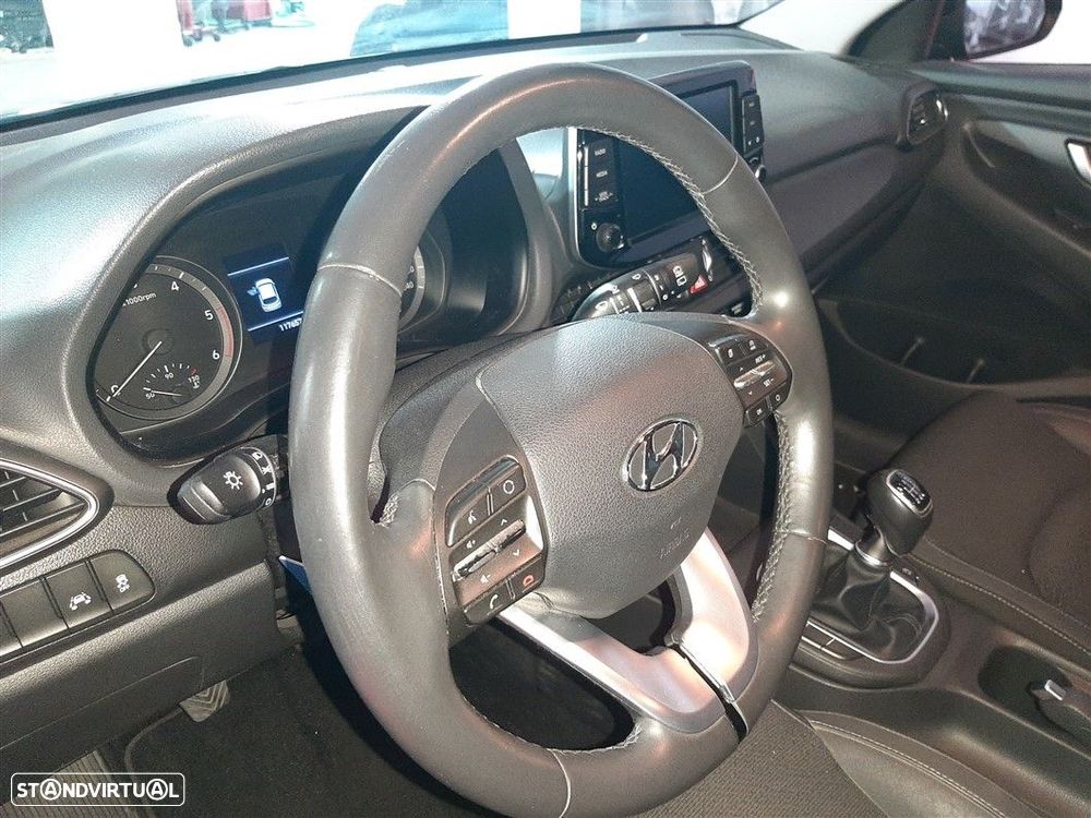 Hyundai i30 SW 1.6 CRDi Comfort+Navi - 14