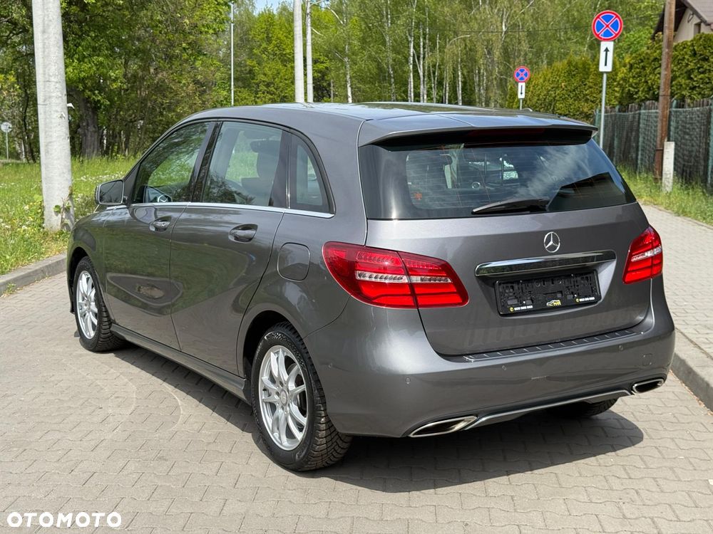 Mercedes-Benz Klasa B 180 BlueEFFICIENCY Edition Style - 11