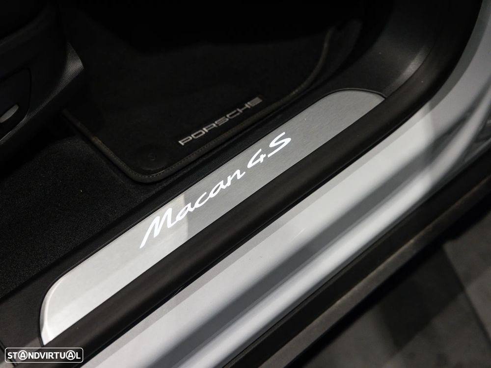Porsche Macan Electric 4S - 46