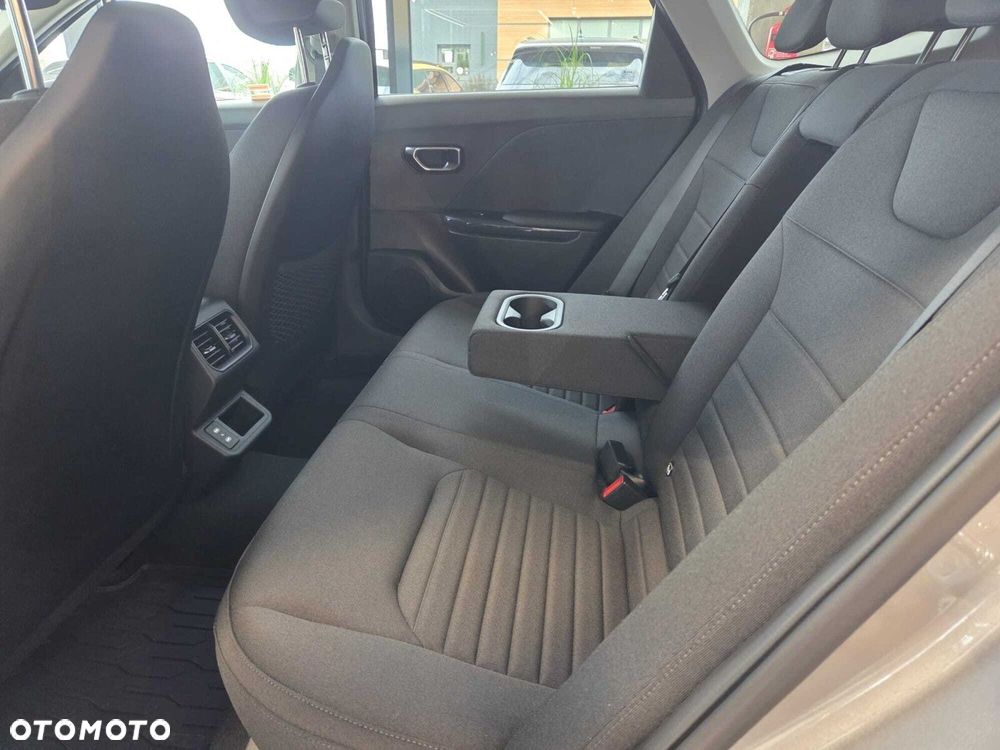 Kia K4 - 33
