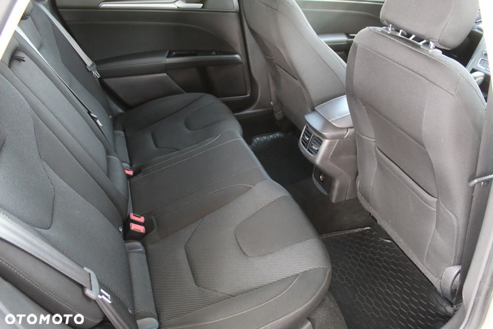 Ford Mondeo 2.0 TDCi Titanium PowerShift - 11