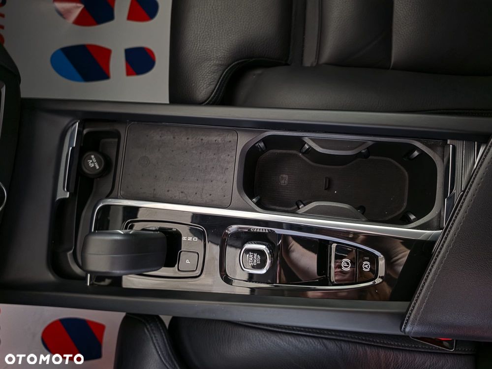 Volvo XC 60 B4 B Plus Dark - 14