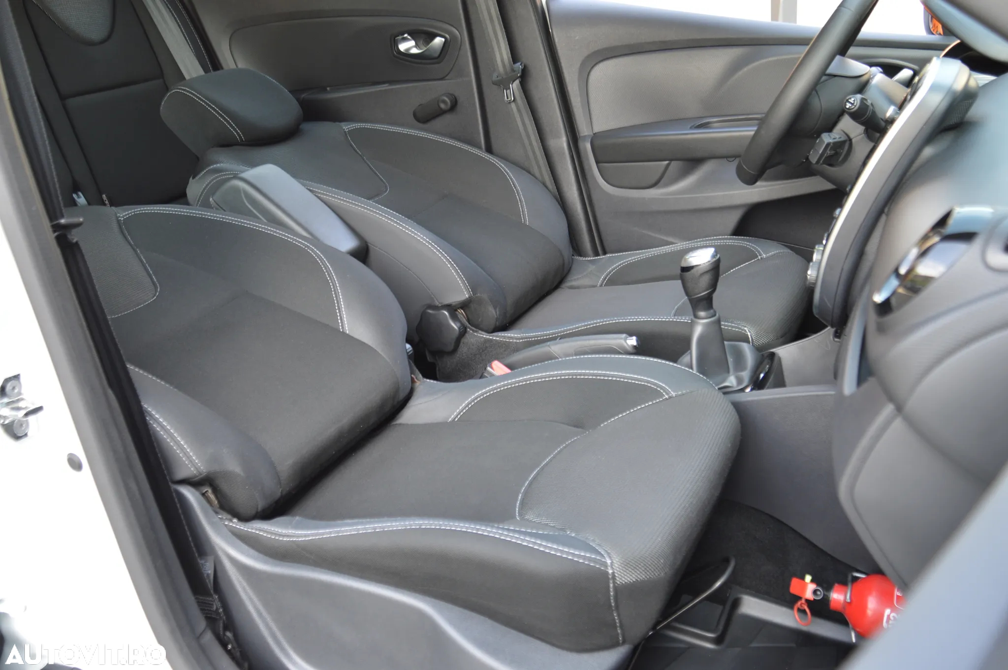 Renault Clio TCe 90 ZEN - 13
