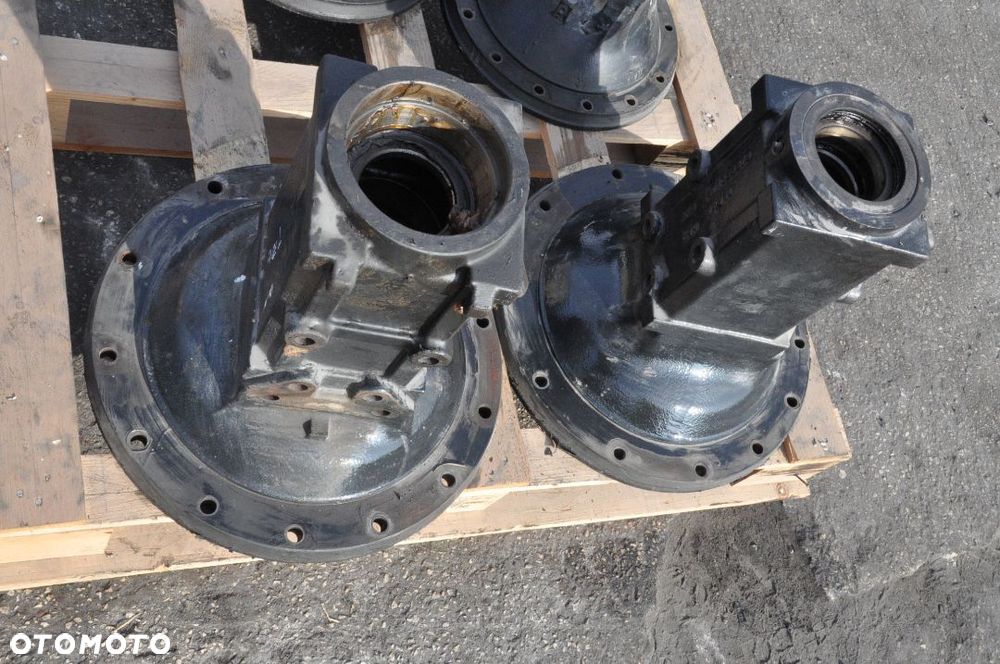 POCHWA ZWOLNICA NEW HOLLAND T7040 471356879