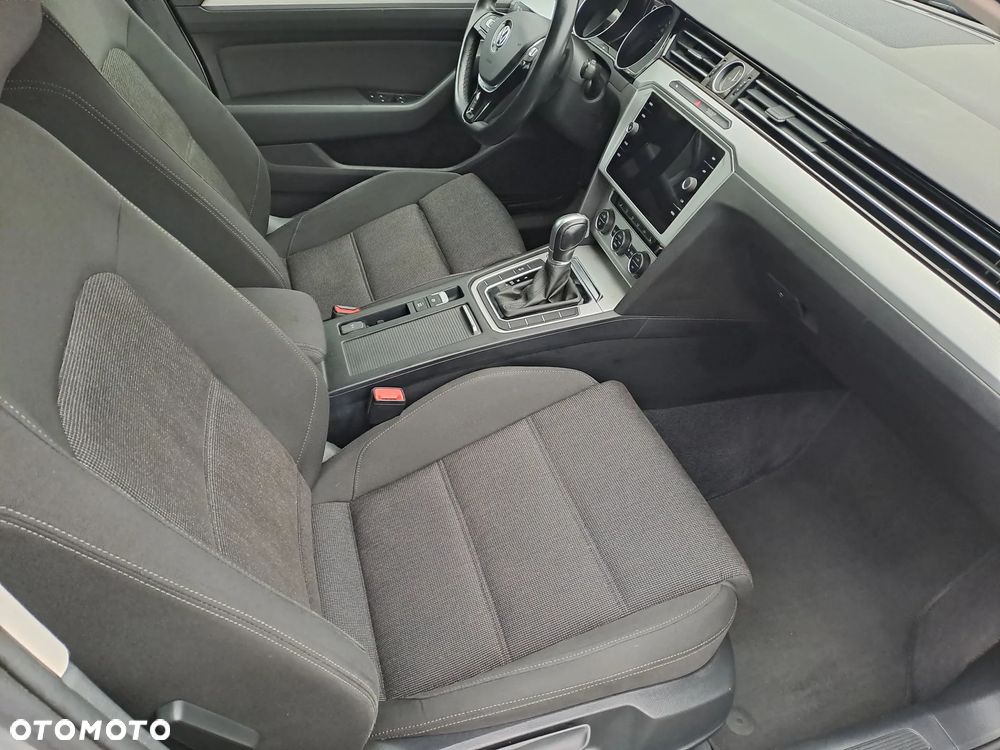 Volkswagen Passat Variant 2.0 TDI DSG (BlueMotion Technology) Comfortline - 20