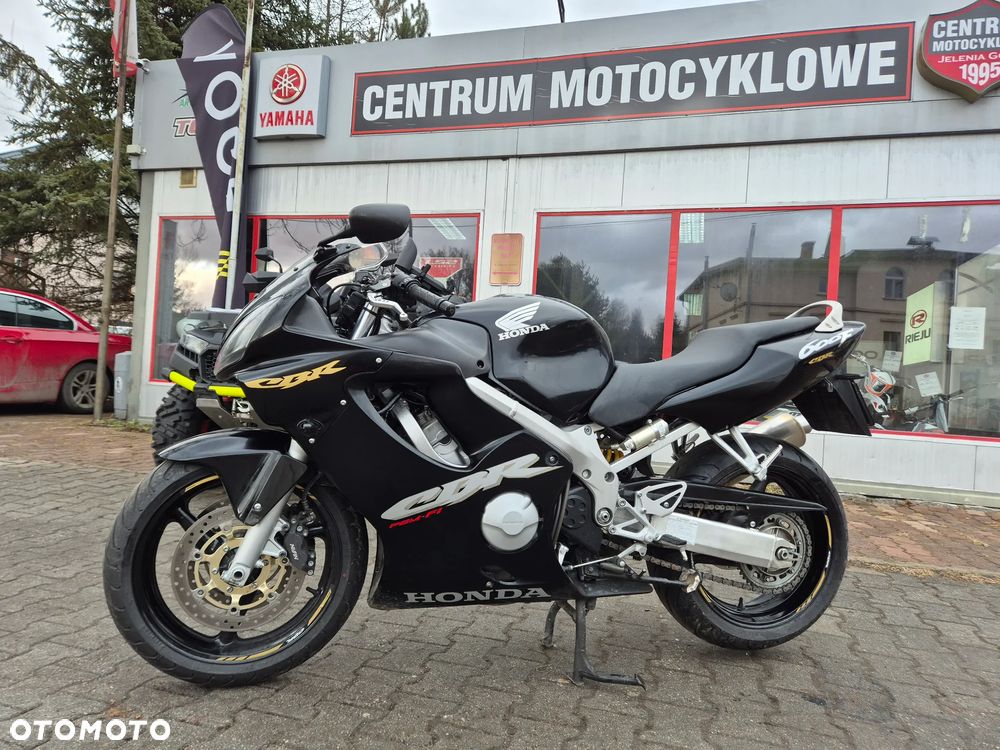 Honda CBR - 3