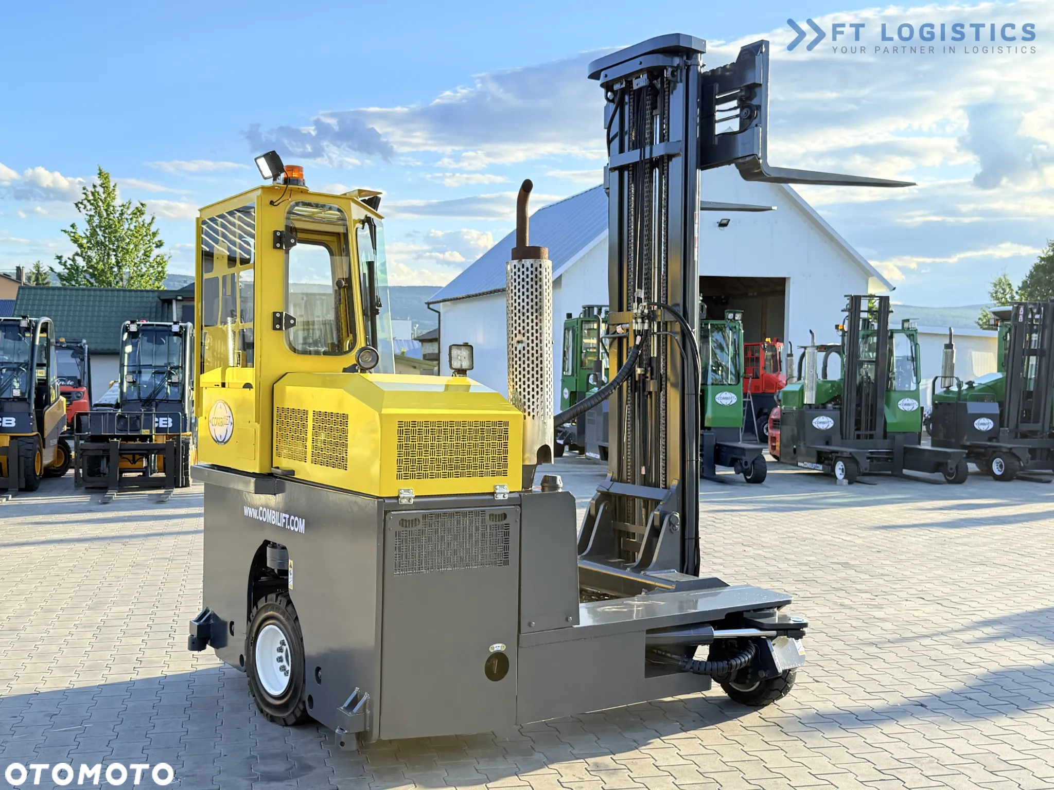 Combilift C3000 / GAS / TRIPLEX- 7600MM / POZYCJONER WIDEŁ / WOLNY SKON / PEŁNA OGRZEWANA KABINA / JEDYNIE 7868H / Szeroka oferta wózków czterokierunkowych i bocznych, dopasowanych do różnorodnych potrzeb i zastosowań. - 32