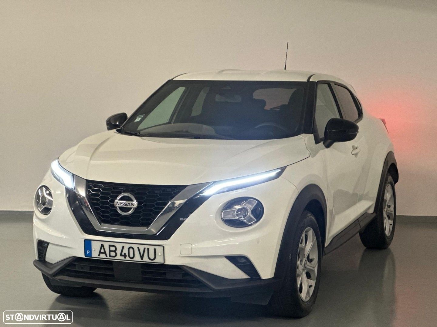 Nissan Juke 1.0 DIG-T N-Connecta - 1