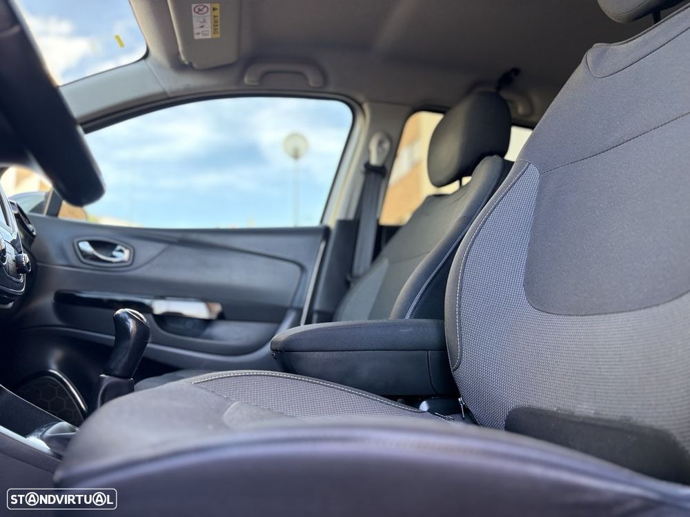 Renault Captur 1.5 dCi Exclusive - 11