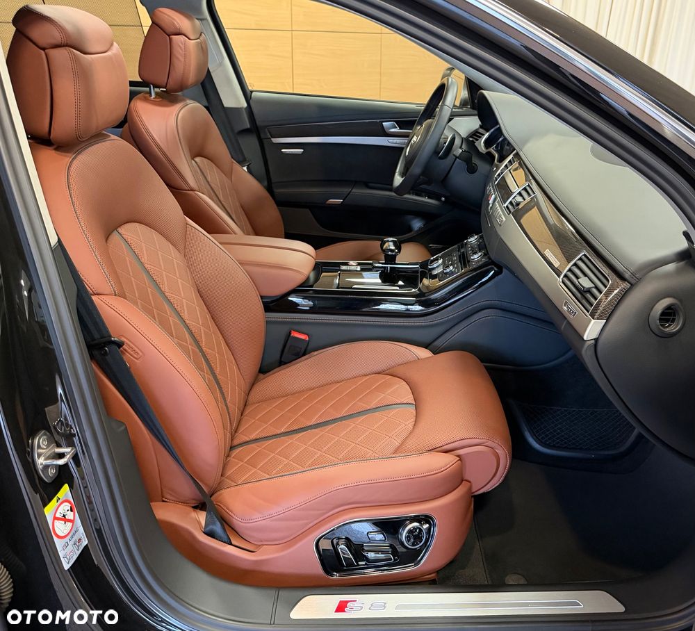 Audi S8 - 8
