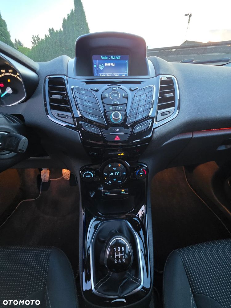 Ford Fiesta - 10