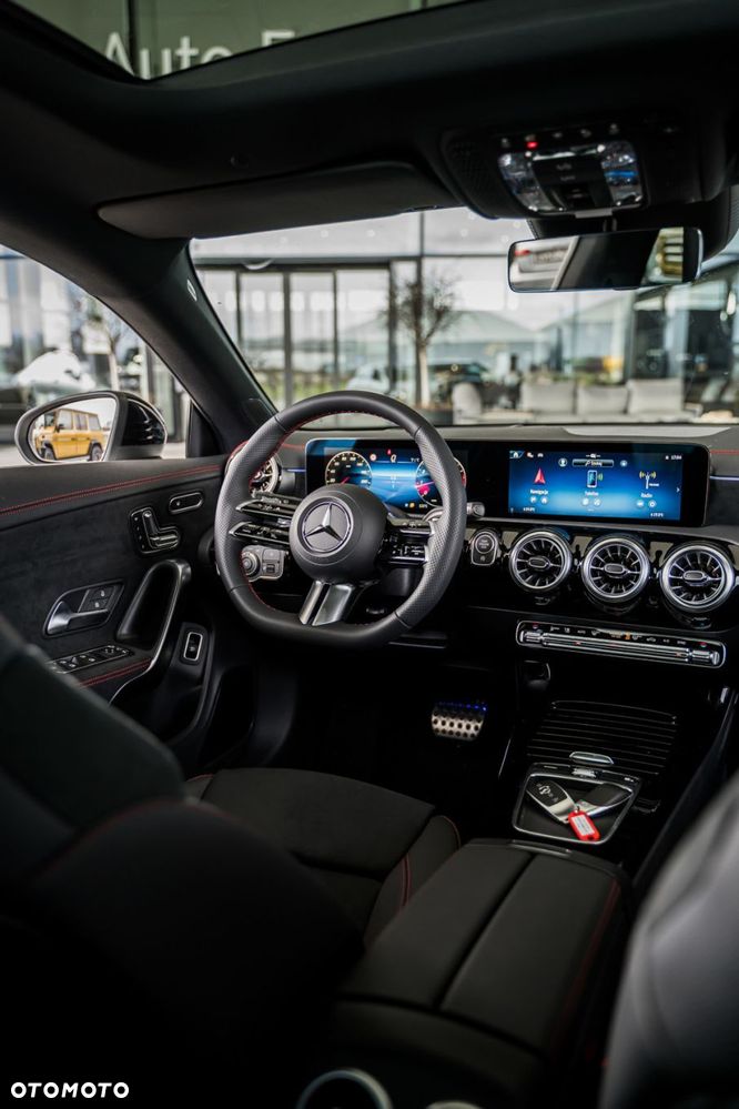 Mercedes-Benz CLA - 26