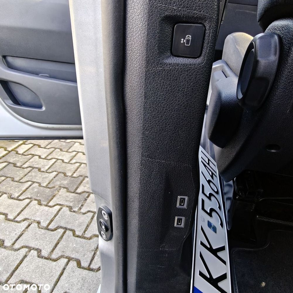 Peugeot Traveller - 9