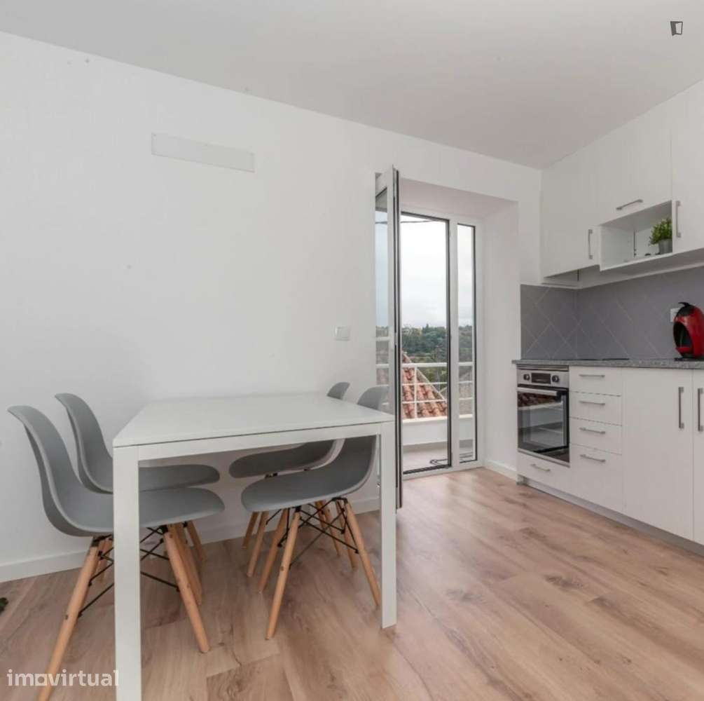 Quarto - localizado em Coimbra - Grande imagem: 5/8