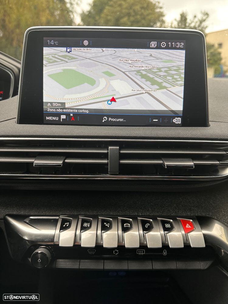 Peugeot 5008 1.5 BlueHDi Allure Pack EAT8 - 17