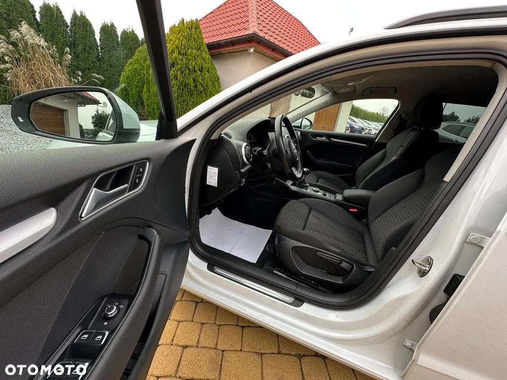 Audi A3 Sportback 1.4 TFSI Ambiente - 18