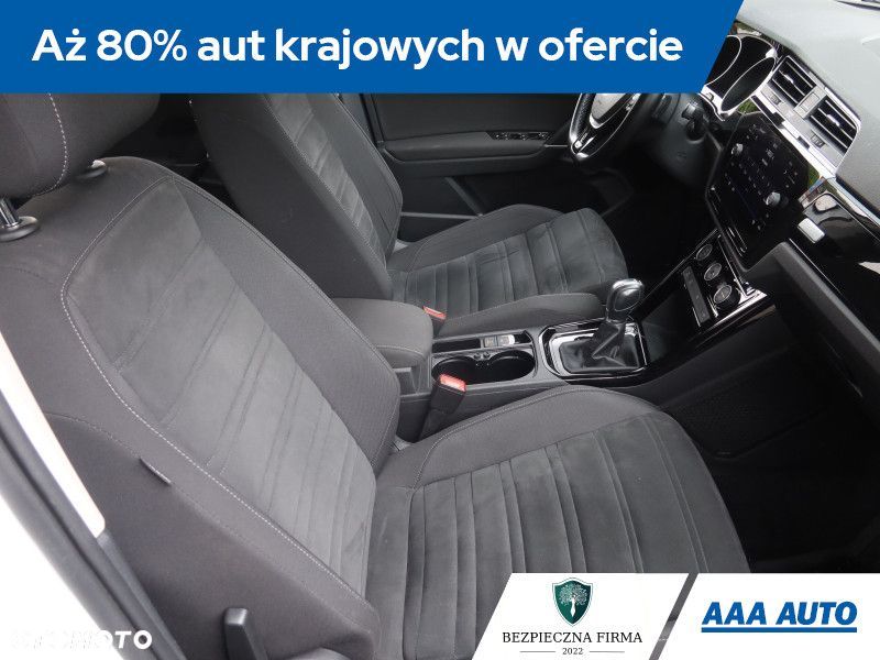 Volkswagen Touran - 11
