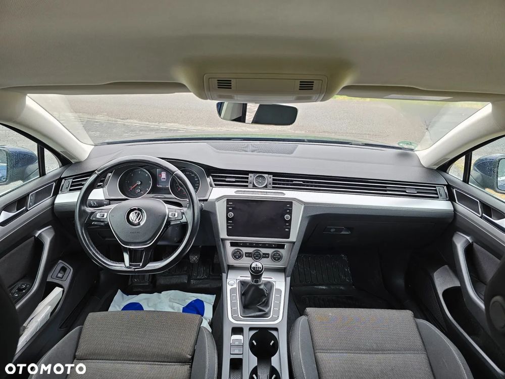Volkswagen Passat - 10