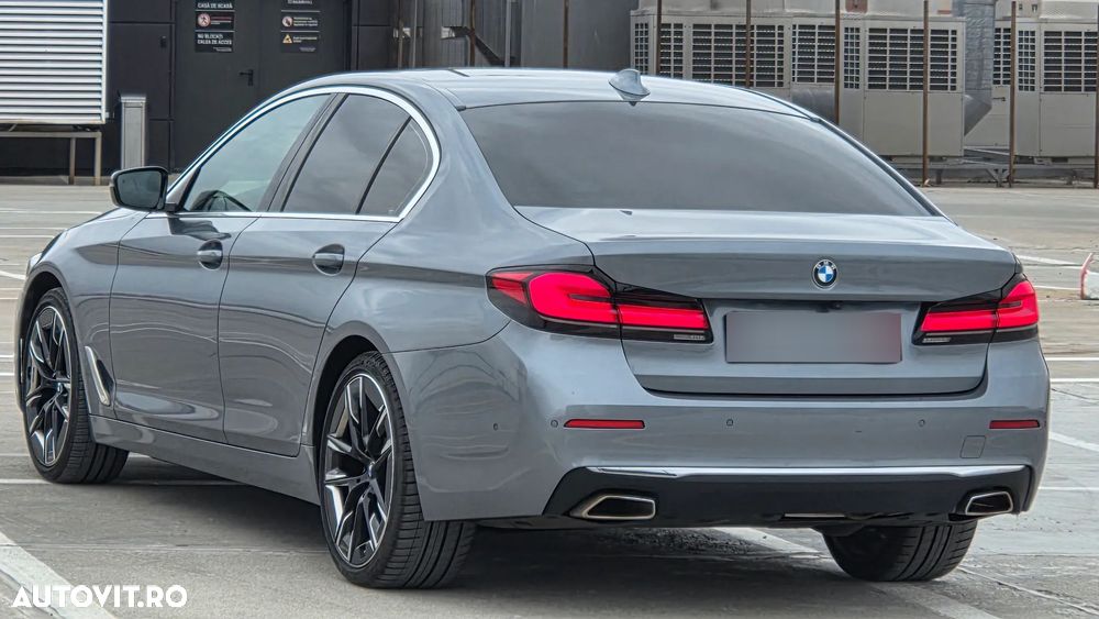 BMW Seria 5 520d Aut. Luxury Line - 14