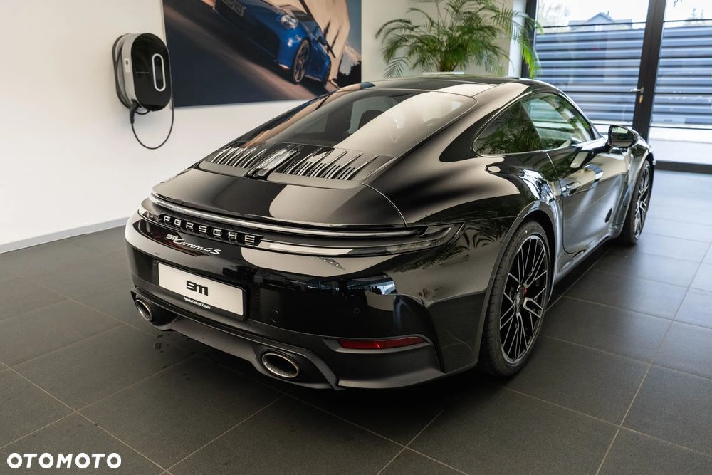 Porsche 911 Carrera 4S - 5