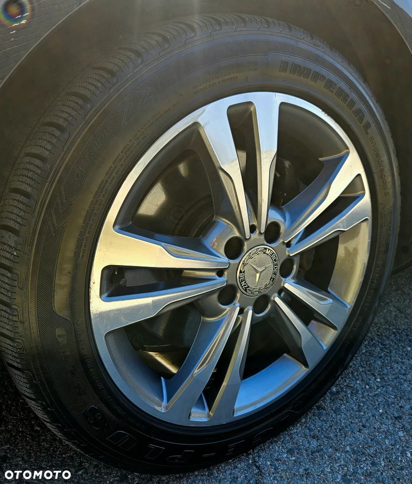 Mercedes-Benz Klasa E 300 CDI DPF BlueEFFICIENCY 7G-TRONIC Avantgarde - 27