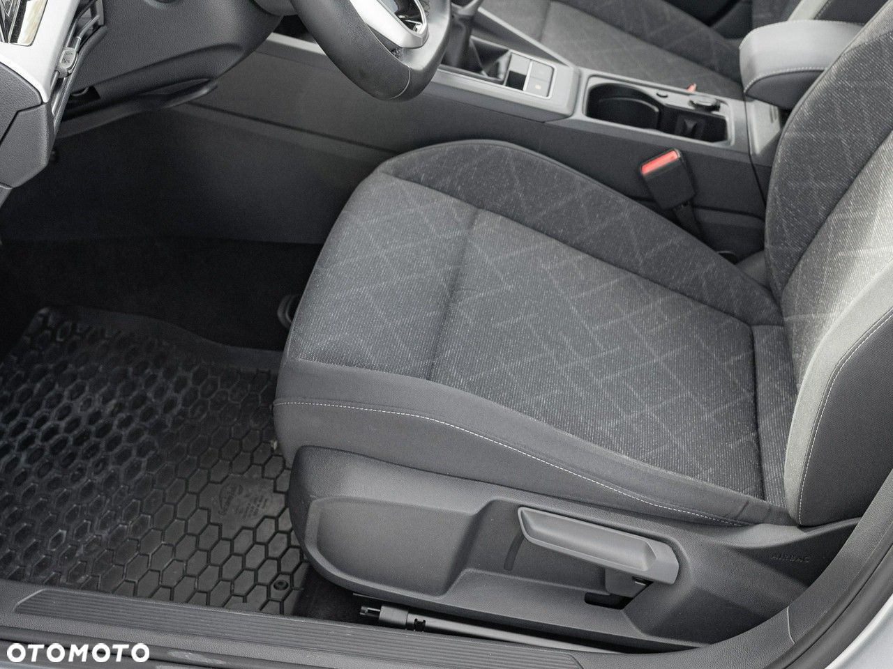 Volkswagen Golf VIII 2.0 TDI Life - 14