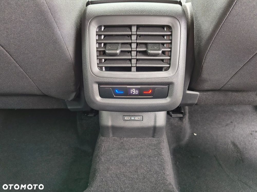 Volkswagen T-Roc - 30