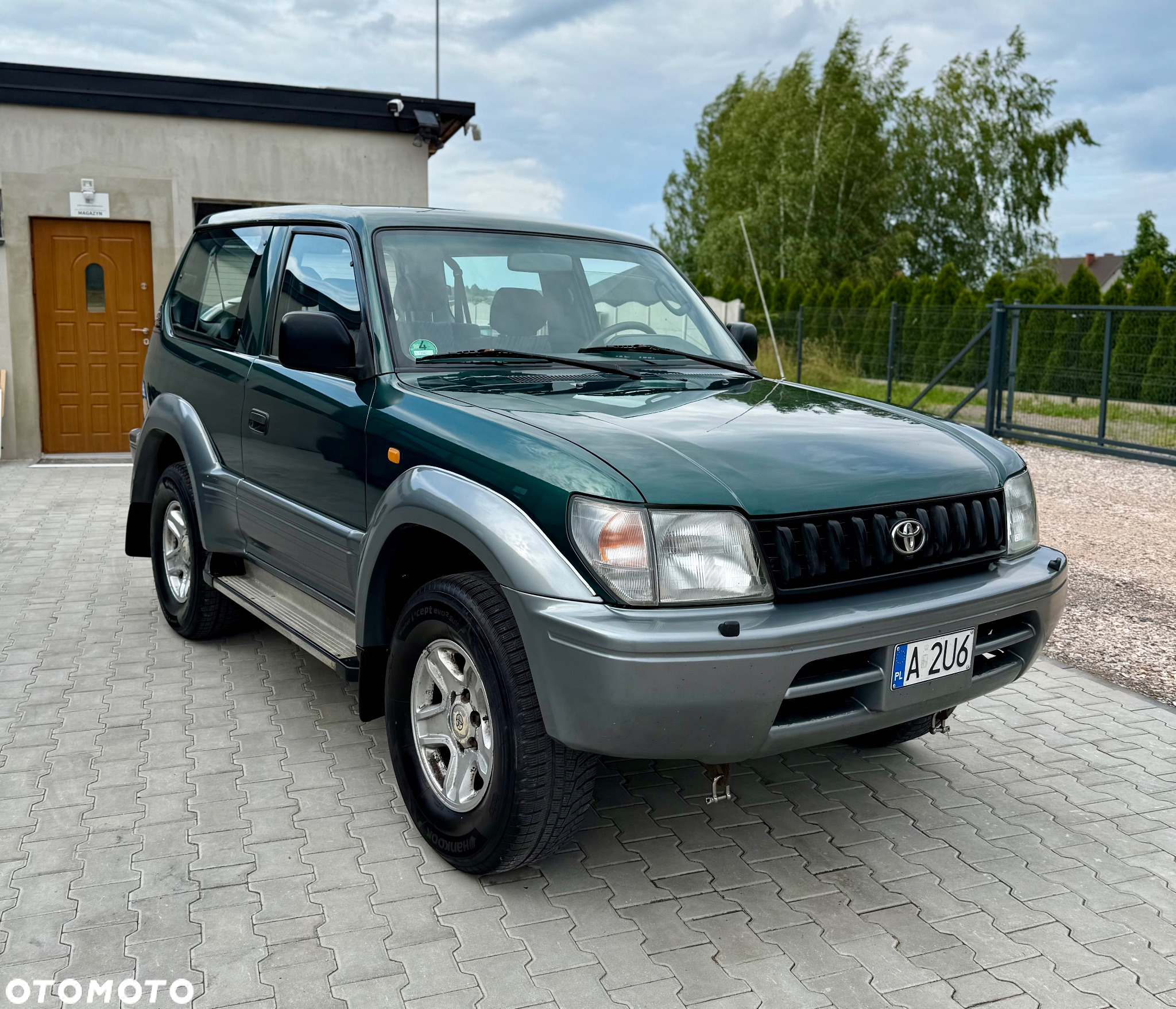 Toyota Land Cruiser - 2