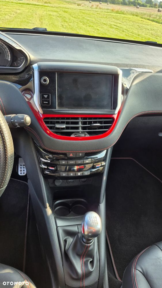 Peugeot 208 GTI 200 THP - 15